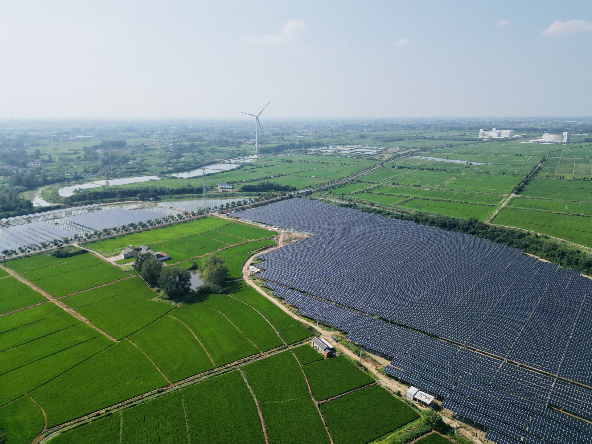 國慶假期不打烊，施工管理不松懈。